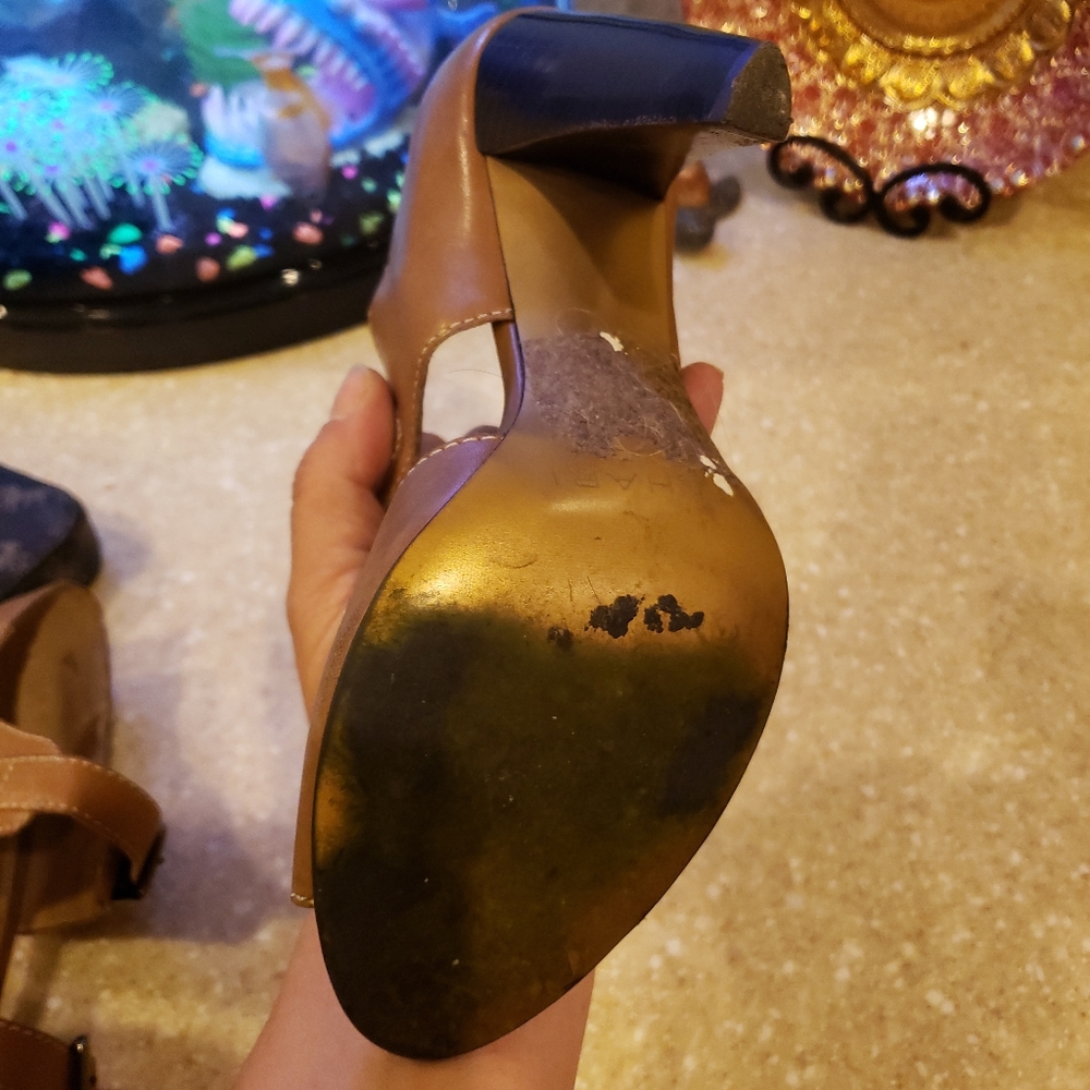 Tahari sandals - Picture 5 of 6